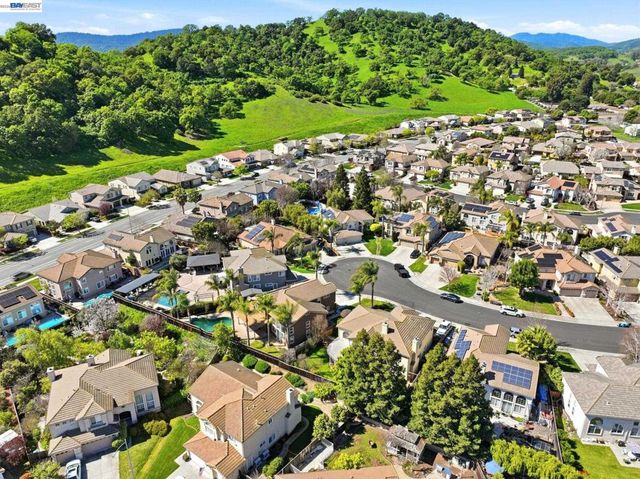 9740 Linnet Ct, Gilroy, CA 95020