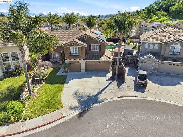 9740 Linnet Ct, Gilroy, CA 95020