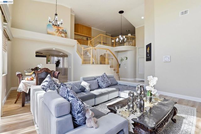 9740 Linnet Ct, Gilroy, CA 95020