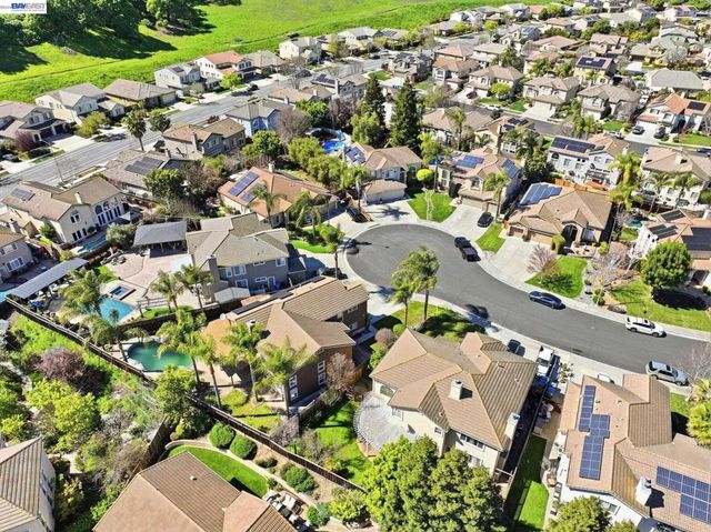 9740 Linnet Ct, Gilroy, CA 95020