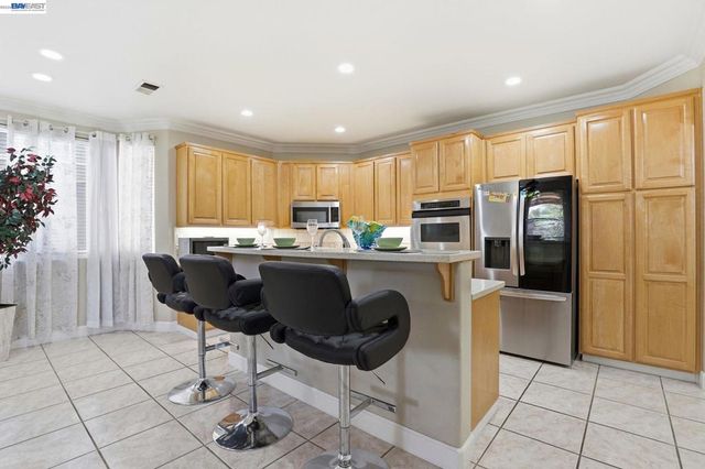 9740 Linnet Ct, Gilroy, CA 95020