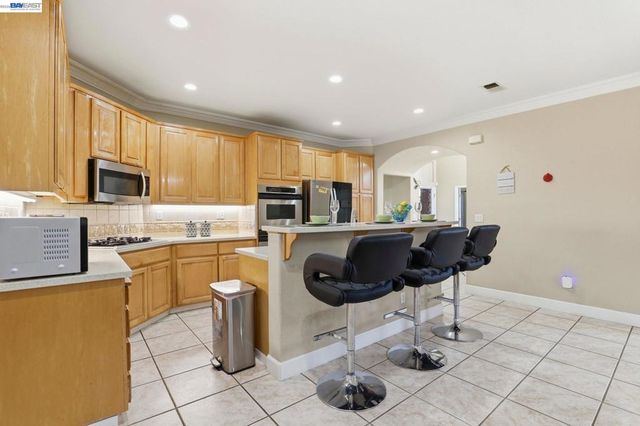 9740 Linnet Ct, Gilroy, CA 95020