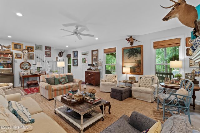 901 Riverview Drive, Burgaw, NC 28425