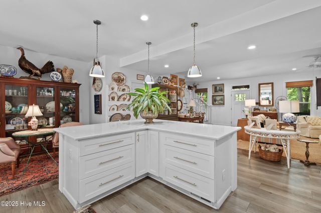 901 Riverview Drive, Burgaw, NC 28425