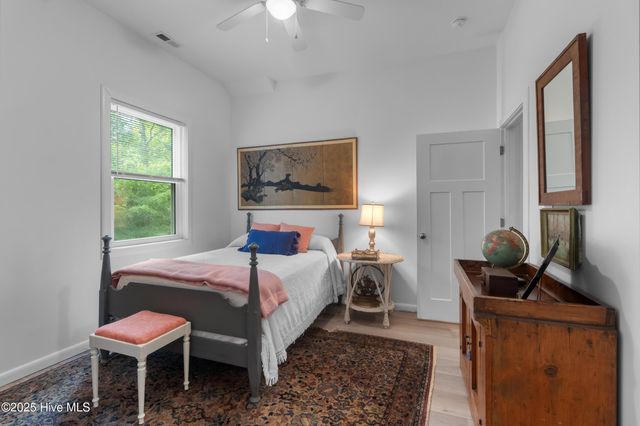 901 Riverview Drive, Burgaw, NC 28425