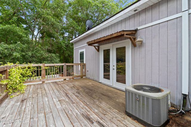 901 Riverview Drive, Burgaw, NC 28425