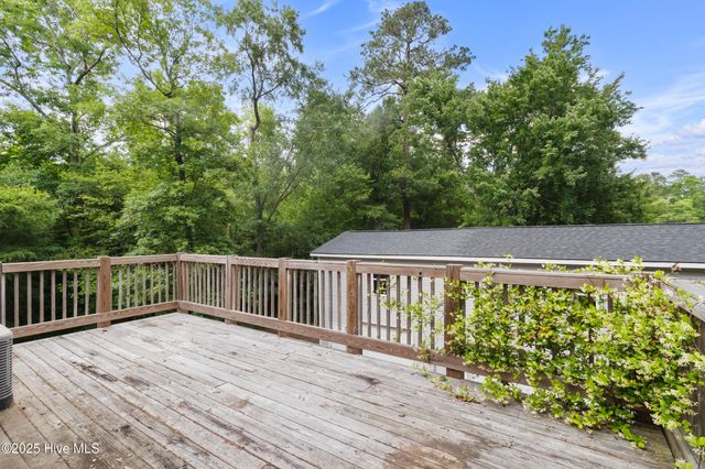 901 Riverview Drive, Burgaw, NC 28425