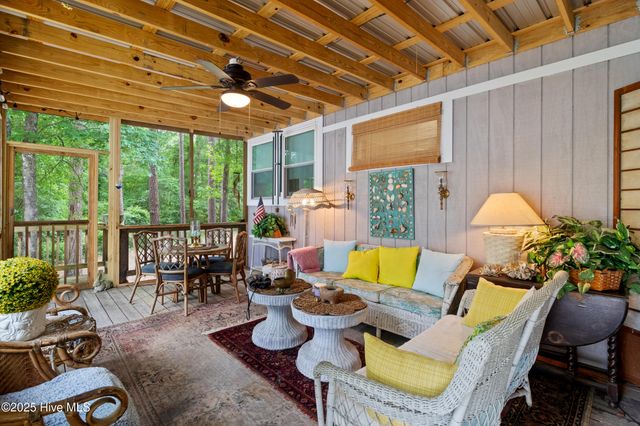 901 Riverview Drive, Burgaw, NC 28425