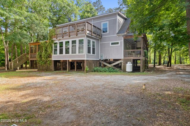 901 Riverview Drive, Burgaw, NC 28425