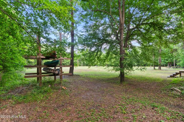 901 Riverview Drive, Burgaw, NC 28425