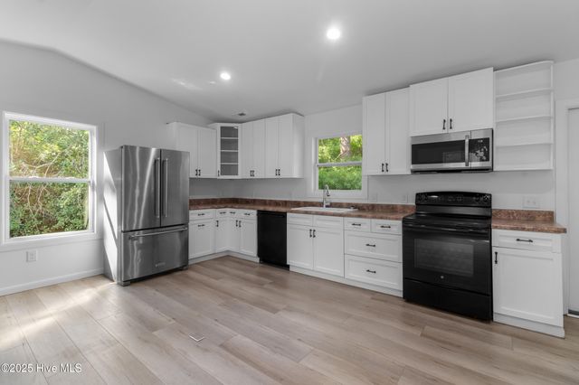 901 Riverview Drive, Burgaw, NC 28425