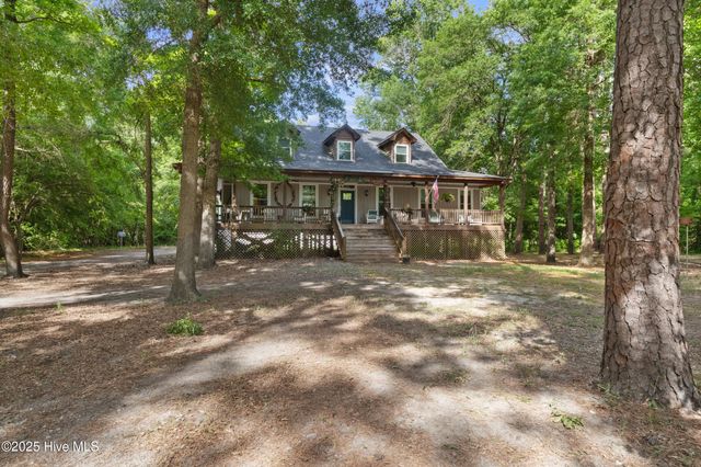 901 Riverview Drive, Burgaw, NC 28425