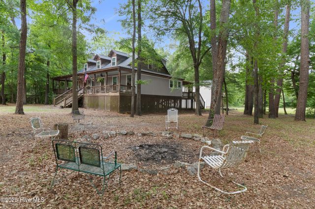 901 Riverview Drive, Burgaw, NC 28425