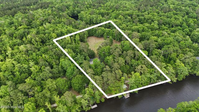 901 Riverview Drive, Burgaw, NC 28425
