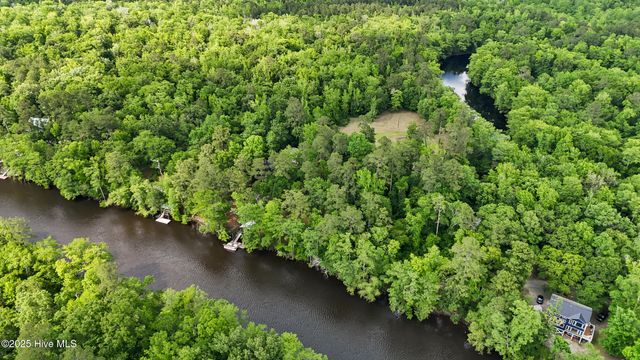 901 Riverview Drive, Burgaw, NC 28425