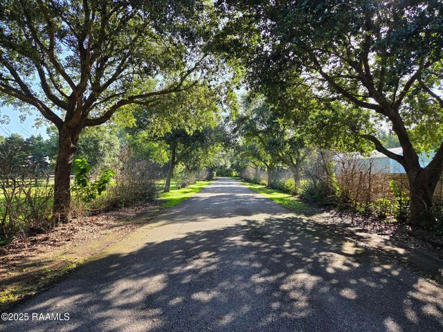 201 Oak Side Alley, Lafayette, LA 70508