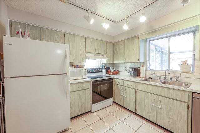 160 MEADOWLARK DRIVE, Safety Harbor, FL 34695