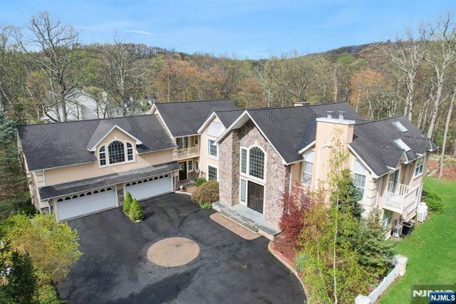 12 Butternut Terrace, Kinnelon Borough, NJ 07405