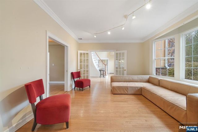 12 Butternut Terrace, Kinnelon Borough, NJ 07405