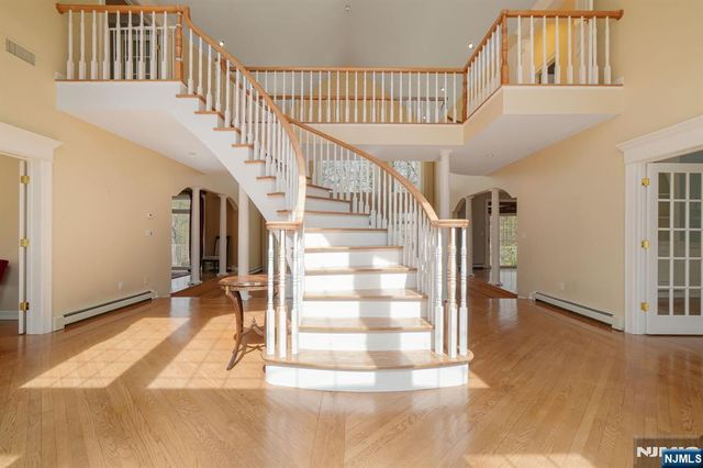 12 Butternut Terrace, Kinnelon Borough, NJ 07405