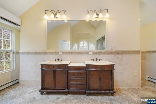 12 Butternut Terrace, Kinnelon Borough, NJ 07405