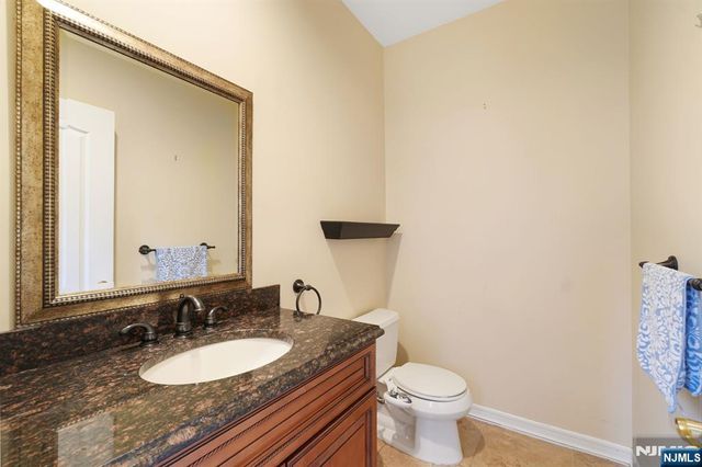 12 Butternut Terrace, Kinnelon Borough, NJ 07405