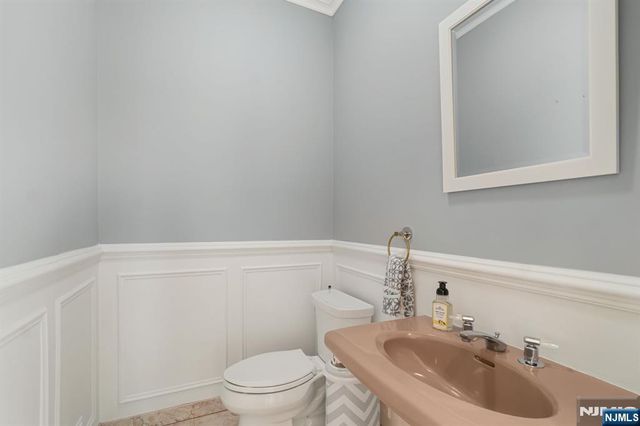 12 Butternut Terrace, Kinnelon Borough, NJ 07405