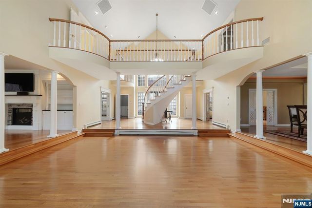 12 Butternut Terrace, Kinnelon Borough, NJ 07405