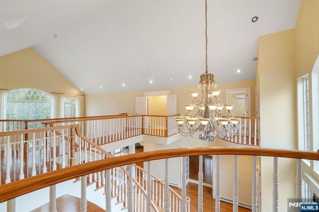 12 Butternut Terrace, Kinnelon Borough, NJ 07405