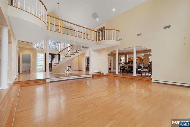 12 Butternut Terrace, Kinnelon Borough, NJ 07405