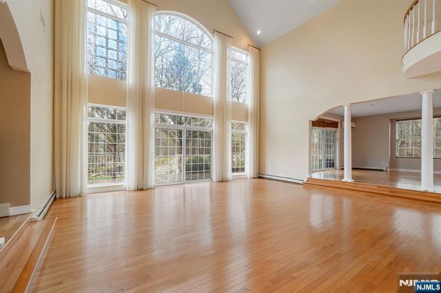 12 Butternut Terrace, Kinnelon Borough, NJ 07405