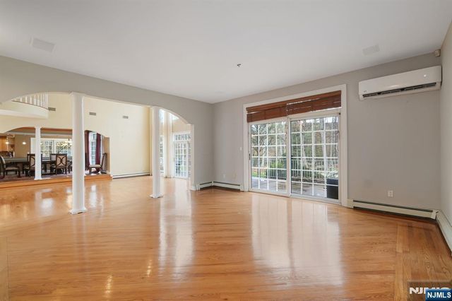 12 Butternut Terrace, Kinnelon Borough, NJ 07405