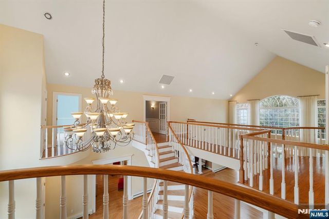 12 Butternut Terrace, Kinnelon Borough, NJ 07405