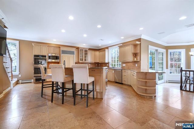 12 Butternut Terrace, Kinnelon Borough, NJ 07405