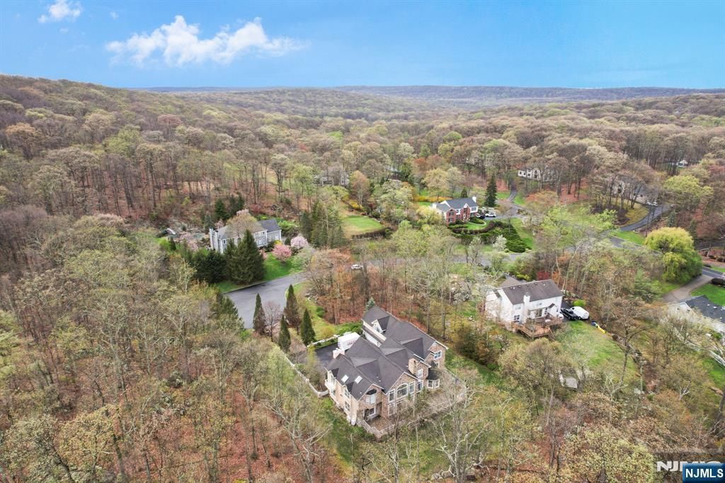 12 Butternut Terrace, Kinnelon Borough, NJ 07405