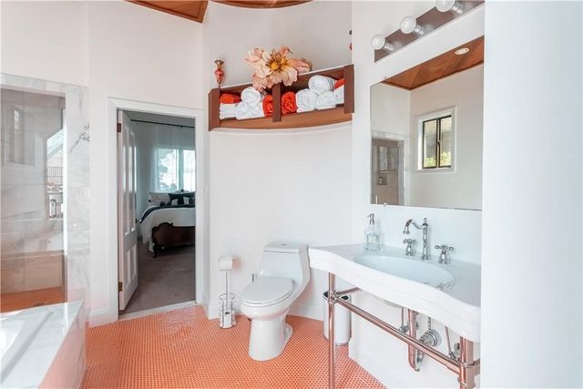 4 Red Cross Avenue 1A, Newport, RI 02840