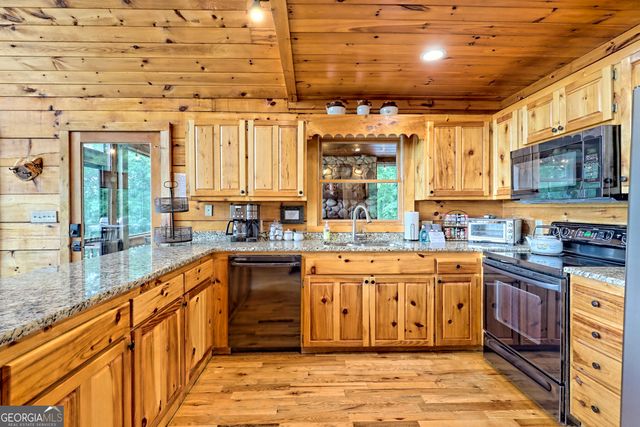 198 Sunrock Mountain Trace, Blue Ridge, GA 30513
