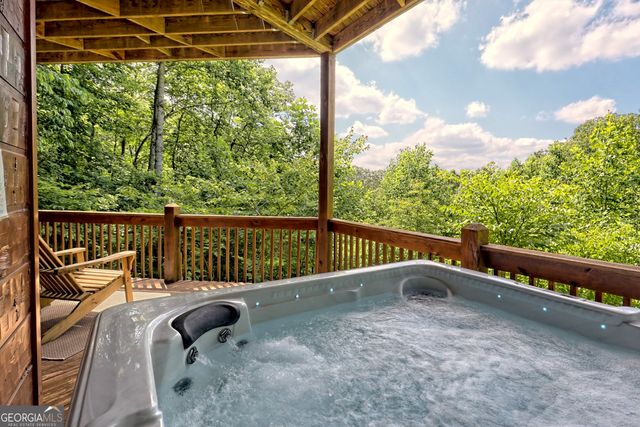 198 Sunrock Mountain Trace, Blue Ridge, GA 30513