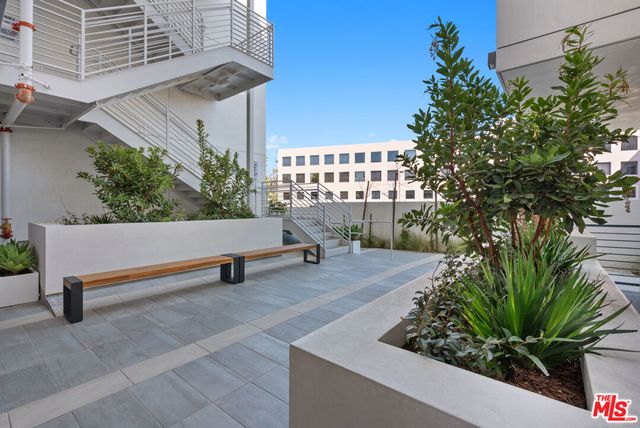 160 Chestnut Street 303, Pasadena, CA 91103