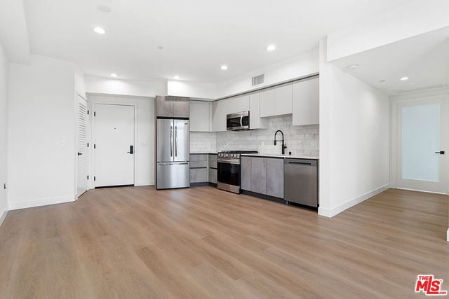 160 Chestnut Street 303, Pasadena, CA 91103