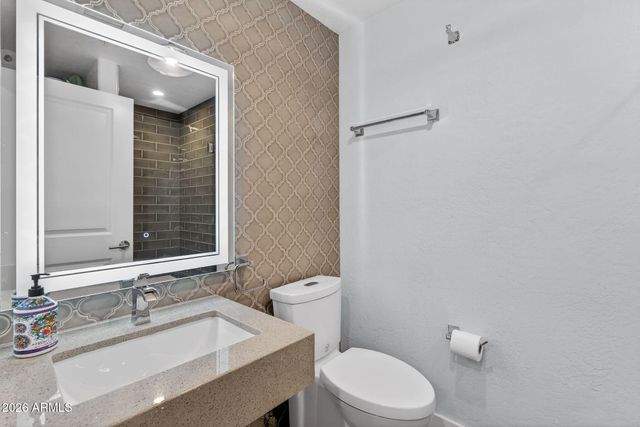 706 E WASHINGTON Street 207, Phoenix, AZ 85034