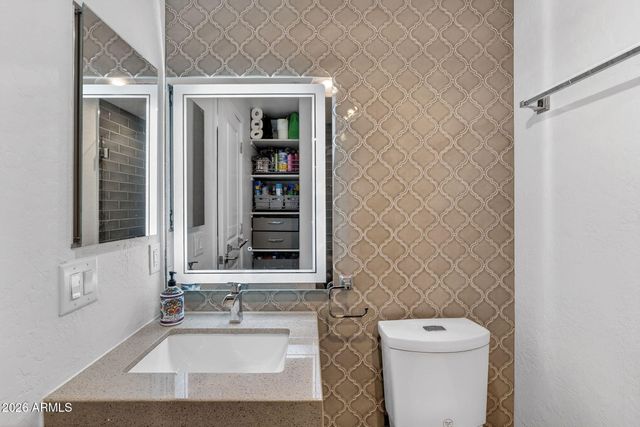 706 E WASHINGTON Street 207, Phoenix, AZ 85034