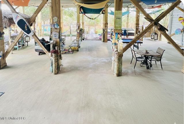 8304 Belle Fontaine Drive, Ocean Springs, MS 39564