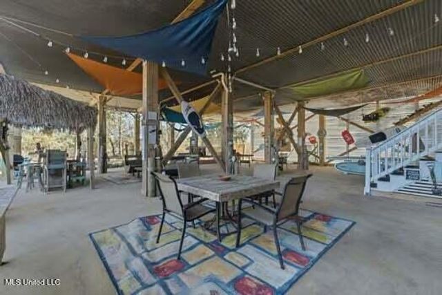 8304 Belle Fontaine Drive, Ocean Springs, MS 39564