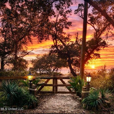 8304 Belle Fontaine Drive, Ocean Springs, MS 39564