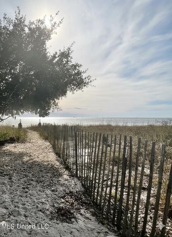 8304 Belle Fontaine Drive, Ocean Springs, MS 39564