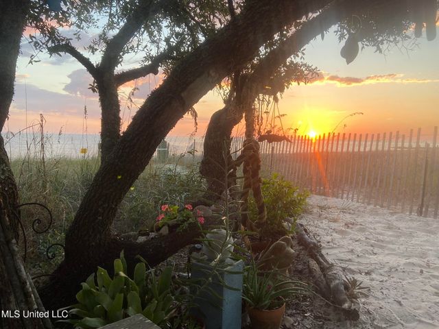 8304 Belle Fontaine Drive, Ocean Springs, MS 39564