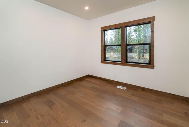 56244 Rockcress Lane 437, Bend, OR 97707