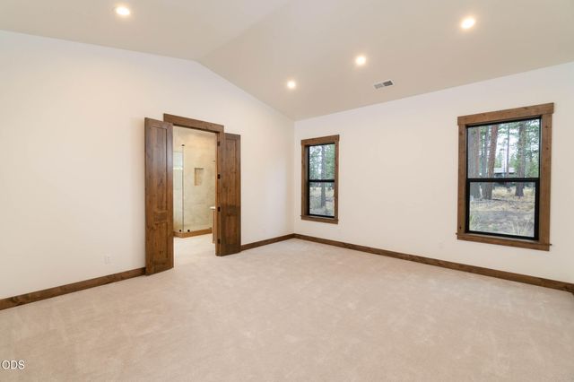 56244 Rockcress Lane 437, Bend, OR 97707