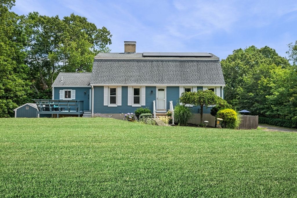 16 Miller Rd, Beverly, MA 01915